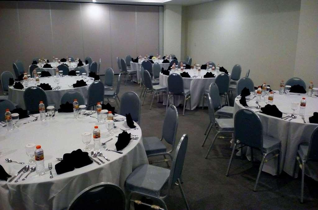M Hotel Sorong Ανέσεις φωτογραφία